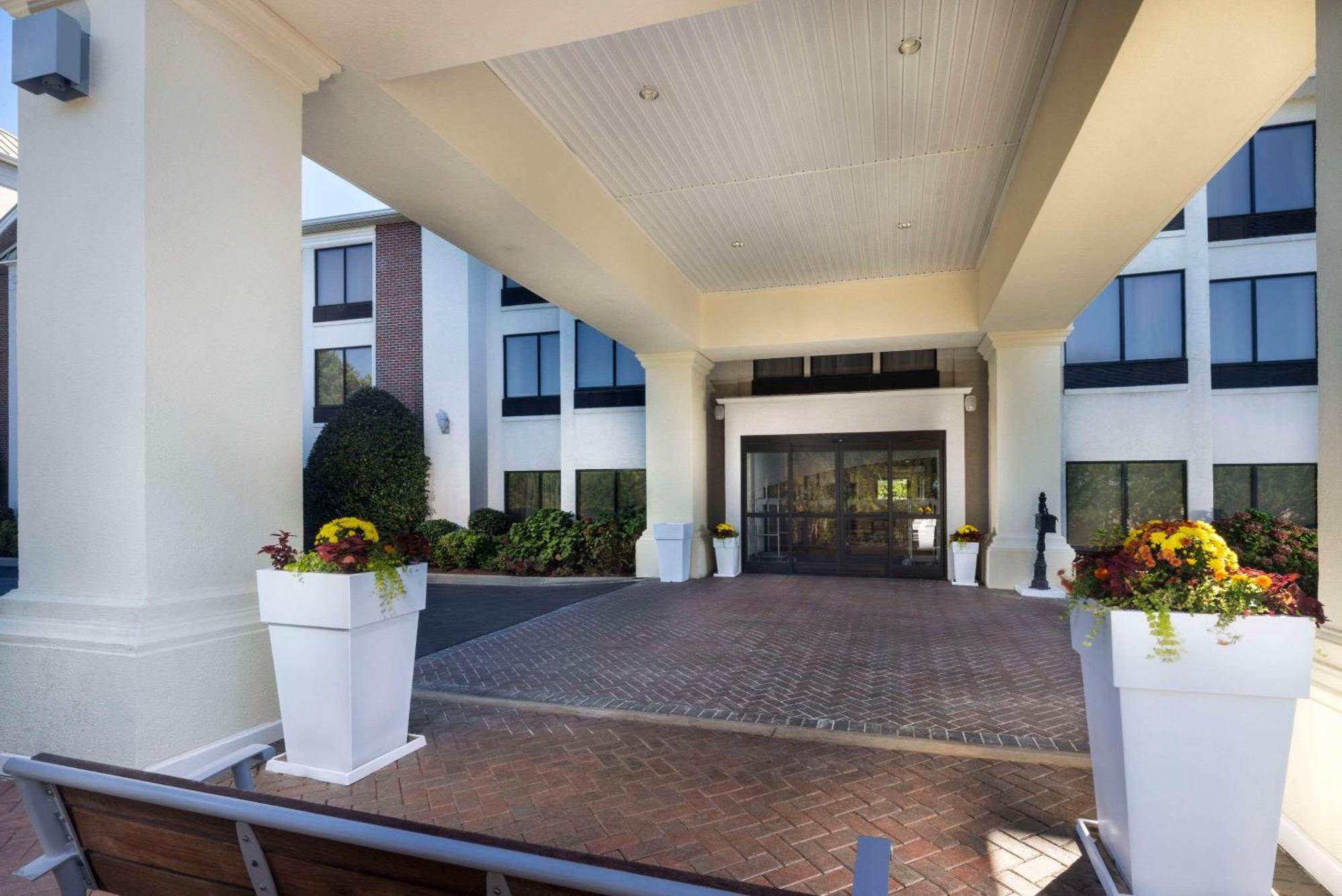Comfort Inn & Suites Dahlonega University Area Exterior photo