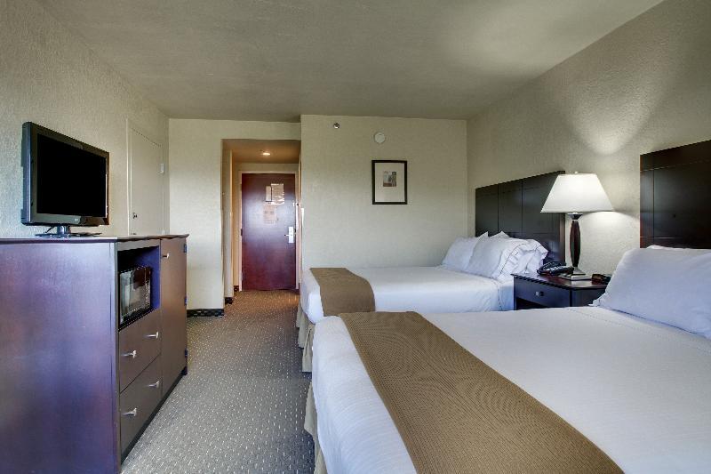 Comfort Inn & Suites Dahlonega University Area Exterior photo